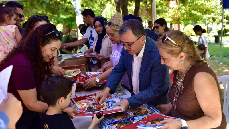 ALTIEYLÜL’DE MİNİKLER  PONY ATLARLA TANIŞTI